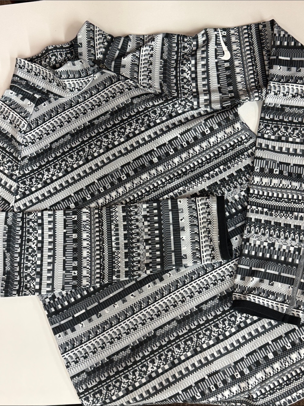 Nike Women's Black & White Patterned Leggings Set